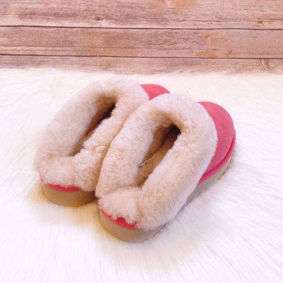 UGG Cluggette Slippers For Outdoor/Indoor Use - Picture 3 of 7